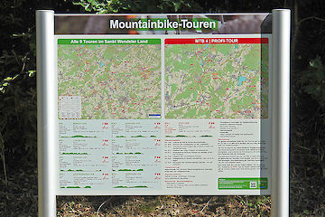 Aufsteller mit Säule 60 mm und Kassettenrahmen für Aluminiumverbundplatten ( Dicke 2, Kundenmaterial ) Profiloberfläche: eloxiert silber