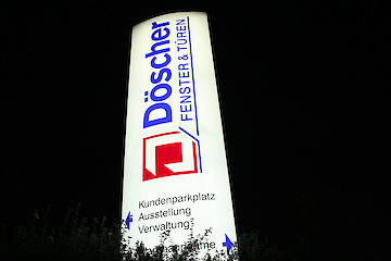 Pylon L 3000 mit LED Innenbeleuchtung Profiloberfläche: pulverbeschichtet nach RAL 5002