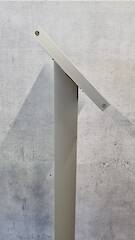 Pultschild A3 quer - 45° - Delta Säule - Clipleiste nach vorn